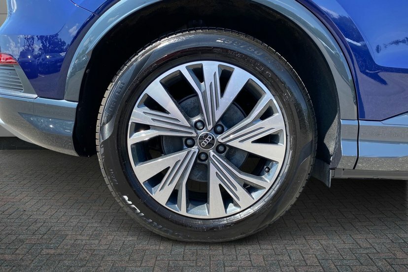 Audi Q4 E Tron 40 Sport Suv 63Kwh 204 Ps Blue #5