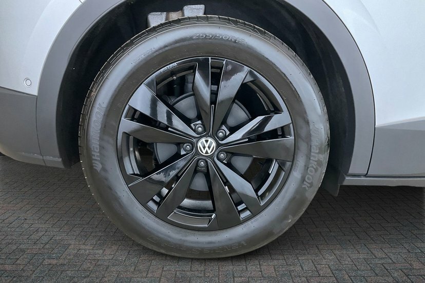 Volkswagen ID.4 Pro 79Kwh Black Edition Suv 286 AP26FXL Black #5