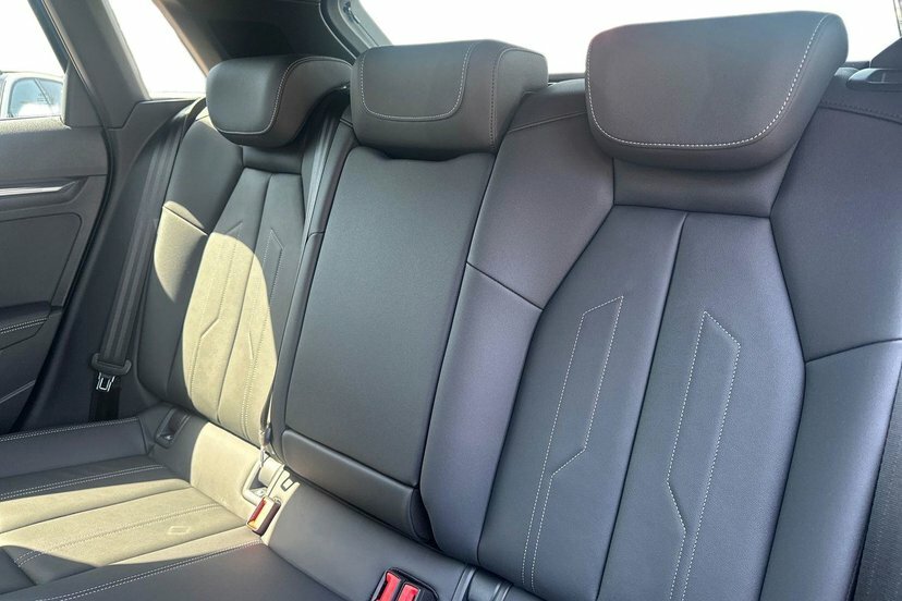 Audi A3 Tfsie Sport Sportback S Tronic Euro 6 5-Door 17.9K Red #8