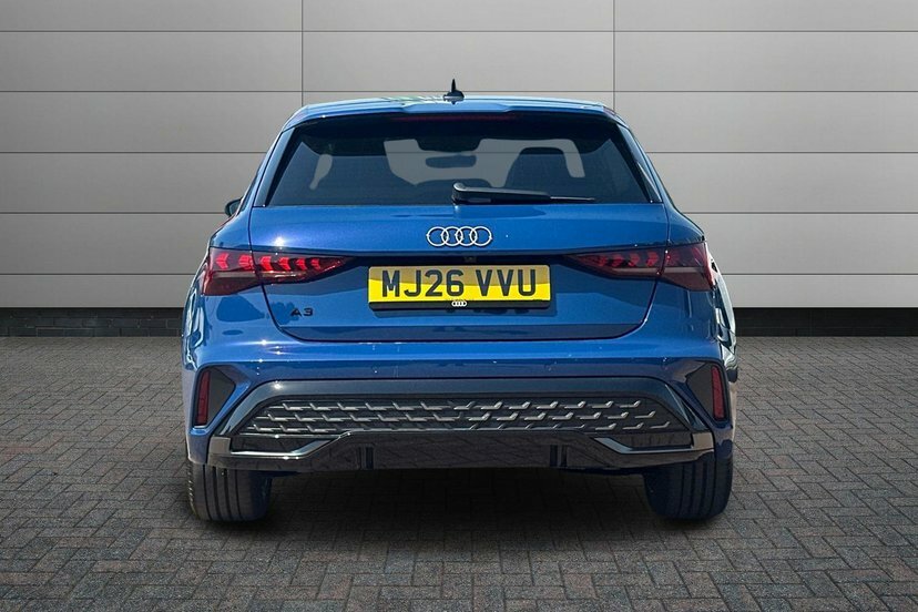 Audi A3 Tfsie Sport Sportback S Tronic Euro 6 5-Door 17.9K Red #11