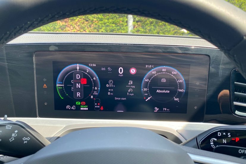 Volkswagen Passat 1.5 Etsi Mhev R-line Estate Hybrid Dsg Red #7