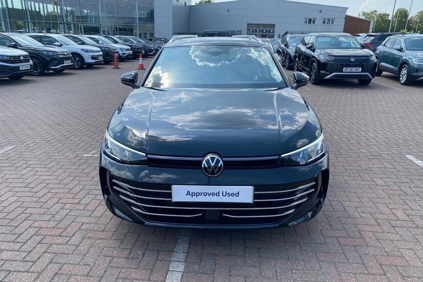 Volkswagen Passat 1.5 Etsi Mhev R-line Estate Hybrid Dsg Red #18