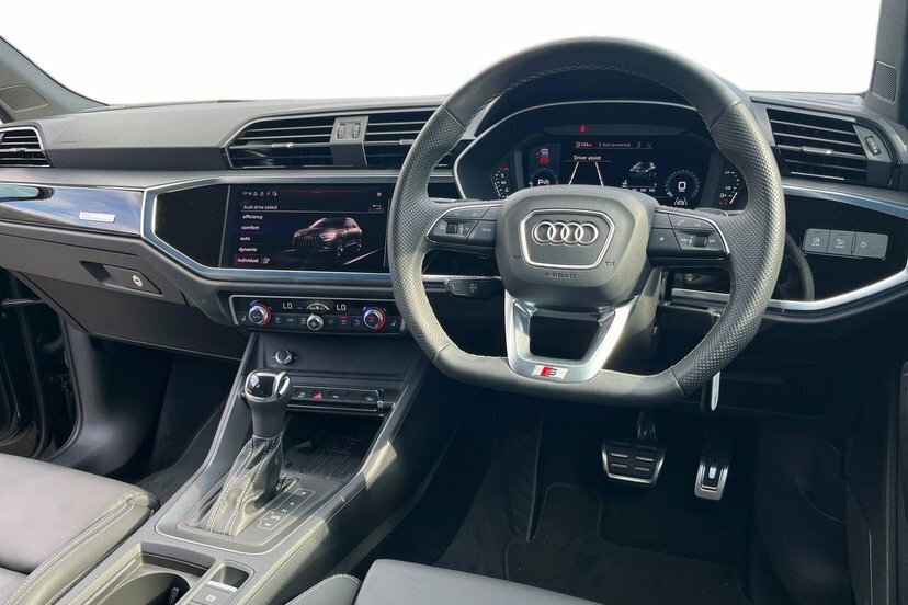 Audi Q3 1.5 Tfsi Cod 35 Black Edition Suv S Tro KP74HBG Black #6