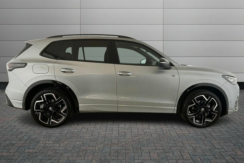 Volkswagen Tiguan 1.5 Etsi Mhev R-line Suv Hybrid Dsg 15 Silver #4