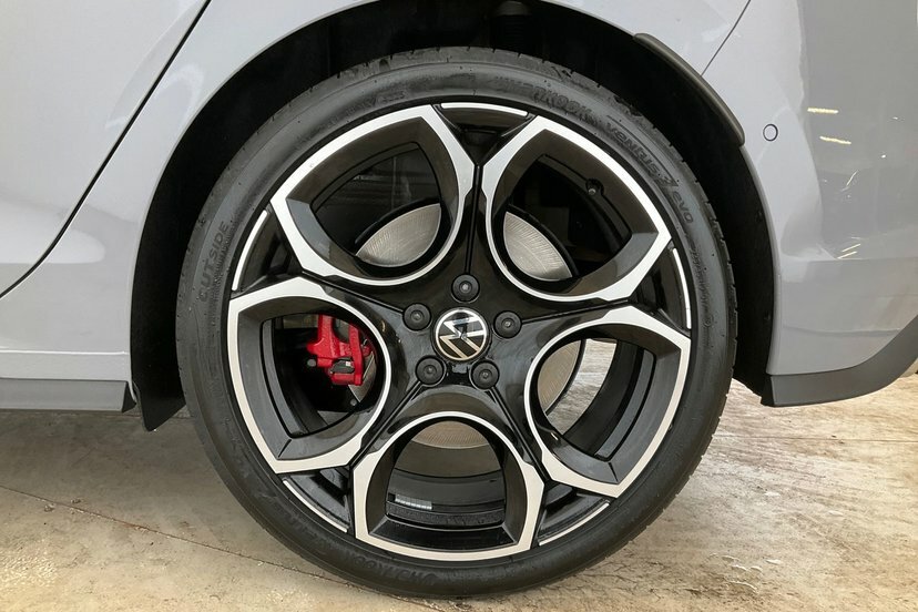 Volkswagen Golf 2.0 Tsi Gti Clubsport Hatchback Dsg 30 Black #34