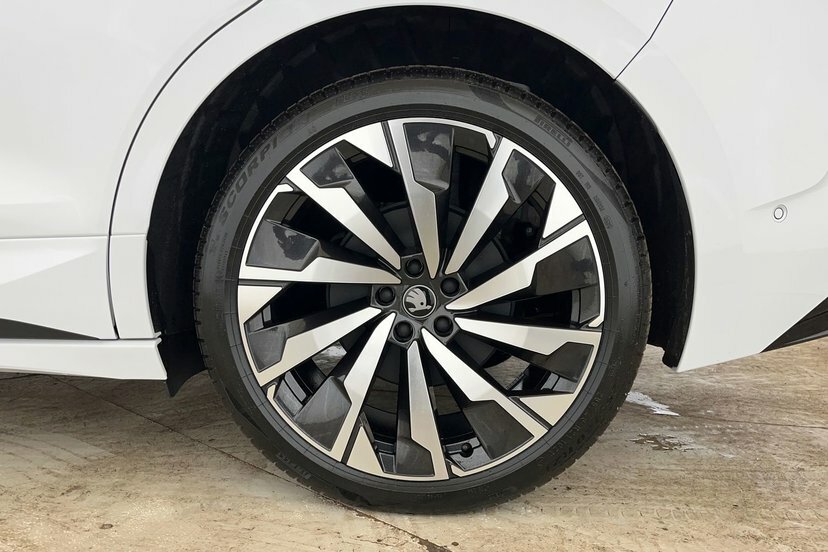 Skoda ENYAQ 210Kw 85X Sportline 82Kwh 4X4 Blue #25