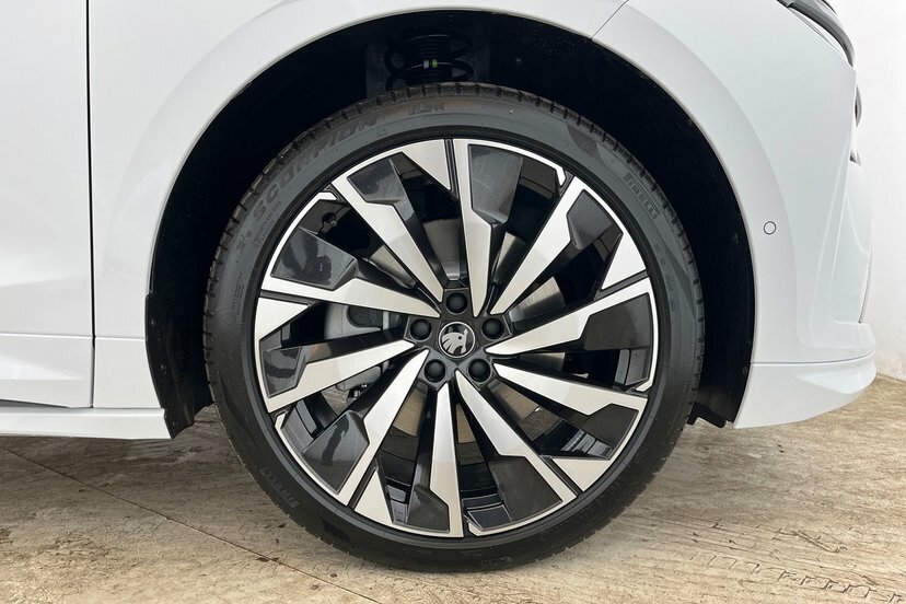 Skoda ENYAQ 210Kw 85X Sportline 82Kwh 4X4 Blue #19