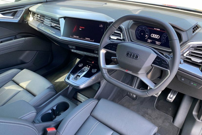 Audi Q4 E Tron 45 Black Edition Suv 82Kwh 286 KS75NRL Blue #6