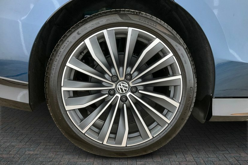 Volkswagen ID.7 Pro S 86Kwh Match Plus Tourer 2 Blue #5