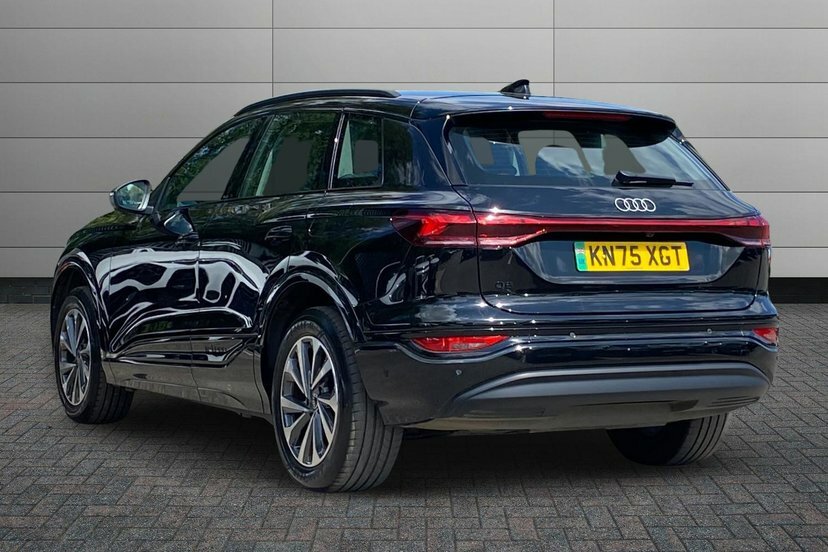 Audi Q6 E-Tron 83Kwh Sport Suv 252 Ps Black #3