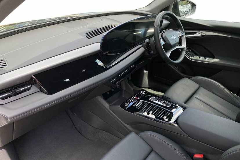 Audi Q6 E-Tron 83Kwh Sport Suv 252 Ps Black #2
