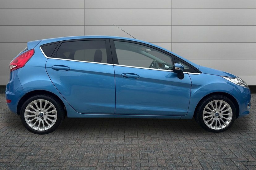 Ford Fiesta 1.6 Tdci Dpf Titanium Hatchback Blue #4