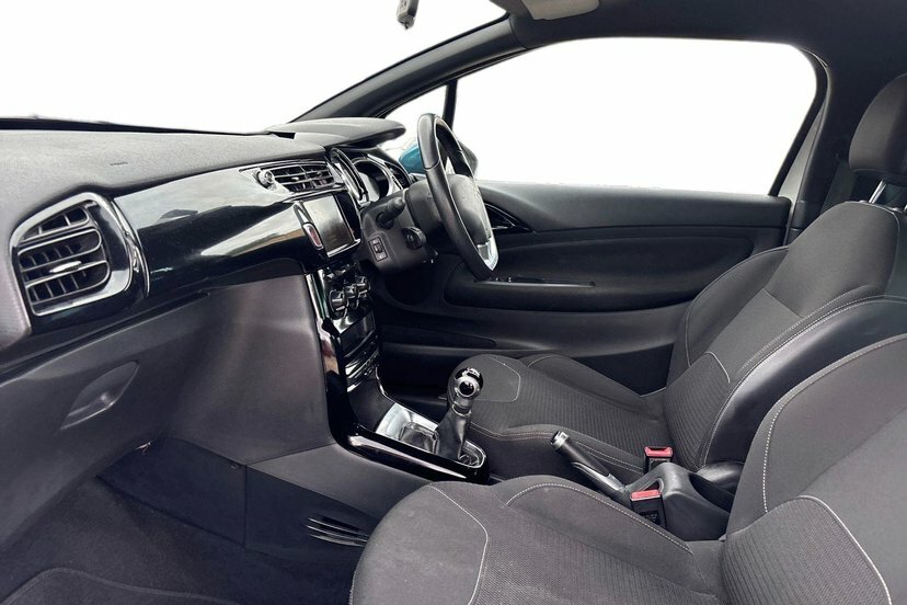 DS DS 3 1.2 Puretech Dstyle Hatchback 1 Silver #2