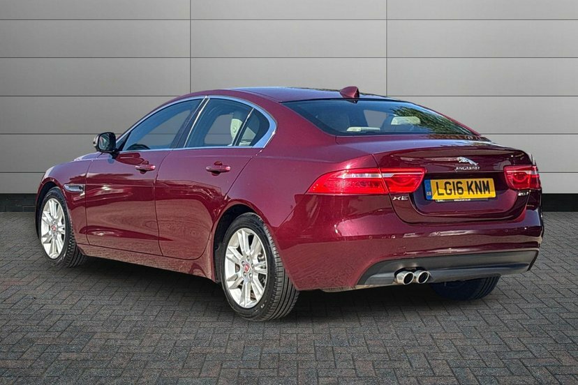 Jaguar XE 2.0D Prestige Saloon 180 Ps Red #3