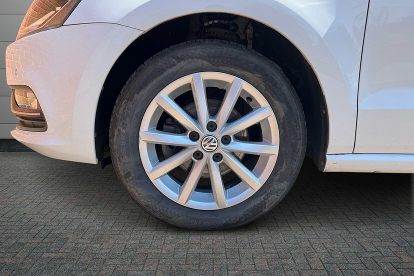 Volkswagen Polo 1.2 Tsi Bluemotion Tech Match Hatchback White #5