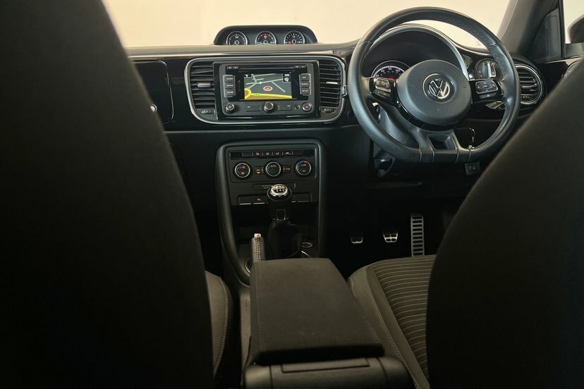 Volkswagen Beetle Hatchback White #24