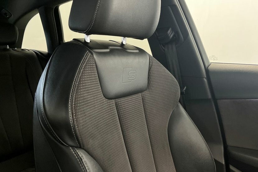 Audi A4 Avant S Line Blue #15