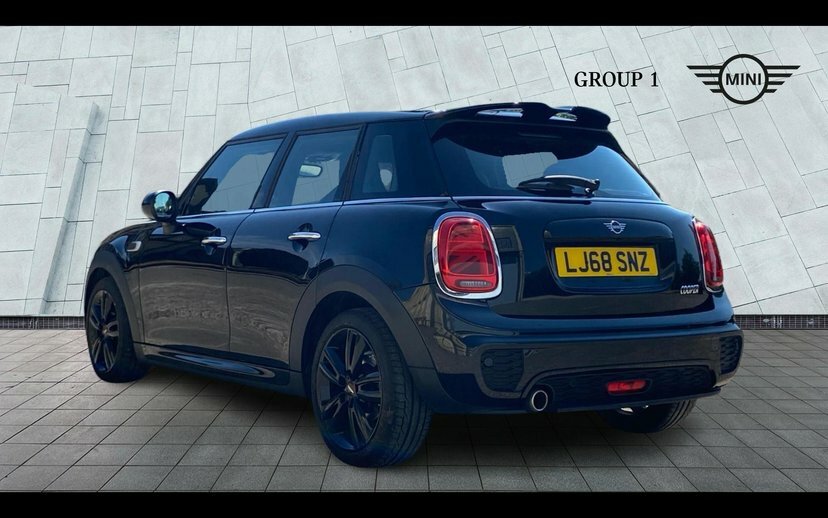 Mini Hatch 1.5 Cooper Sport Hatchback Steptronic LJ68SNZ Black #2