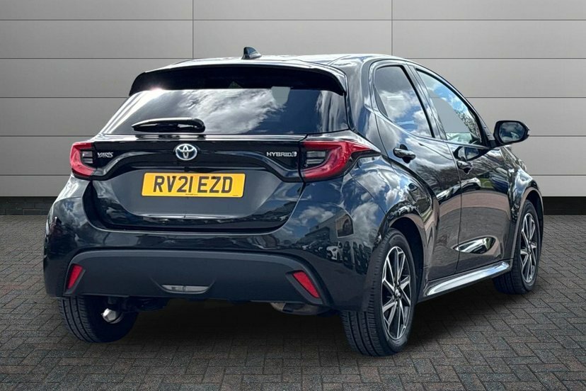 Toyota Yaris 1.5 Vvt-h Design Hatchback Hybrid E-cvt Black #5