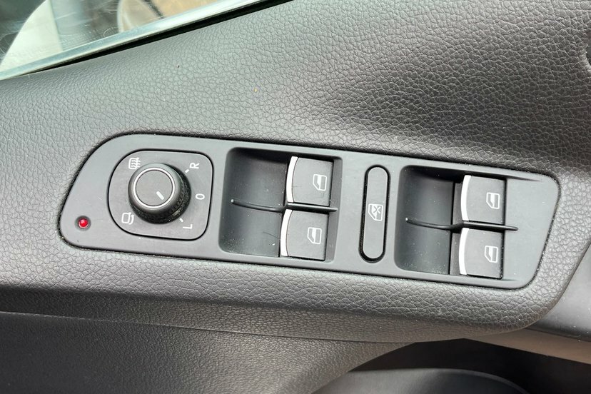 Volkswagen Tiguan Estate 2.0 Tdi White #13