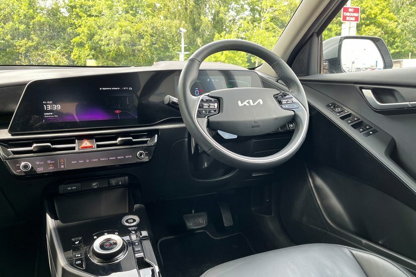 Kia Niro Kia Niro 1.6H Gdi 4 Suv Hybrid Dct Euro Grey #17