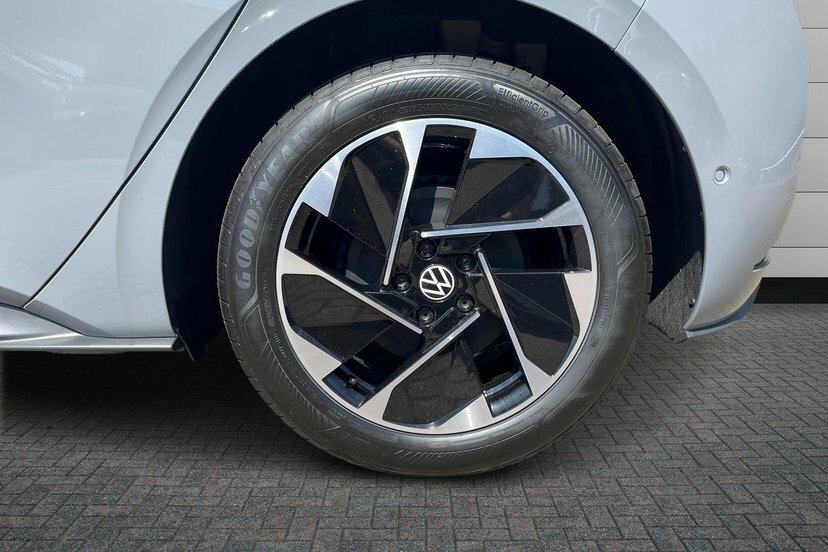 Volkswagen ID.3 Pro 59Kwh Match Hatchback 204 P Black #5