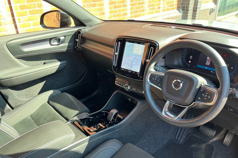 Volvo XC40 Ultra, B4 Mild Hybrid, Darkpan Roof-360 C  #30