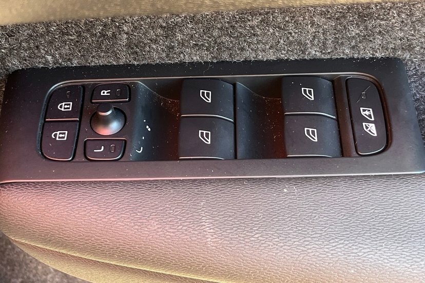 Volvo XC40 Ultra, B4 Mild Hybrid, Darkpan Roof-360 C  #14