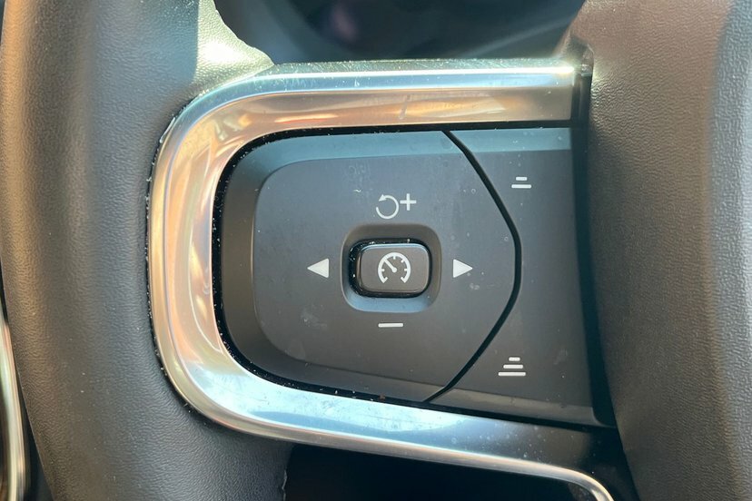 Volvo XC40 Ultra, B4 Mild Hybrid, Darkpan Roof-360 C  #18