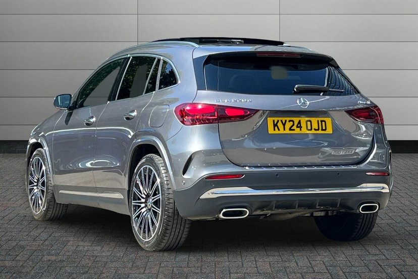Mercedes-Benz GLA Class 2.0 Gla220d Amg Line Premium Plus Suv Grey #2