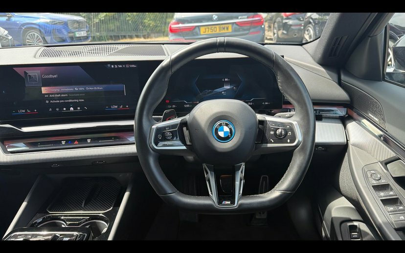 BMW i5 40 83.9Kwh M Sport Saloon Edrive Black #5