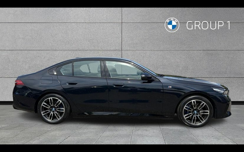 BMW i5 40 83.9Kwh M Sport Saloon Edrive Black #3