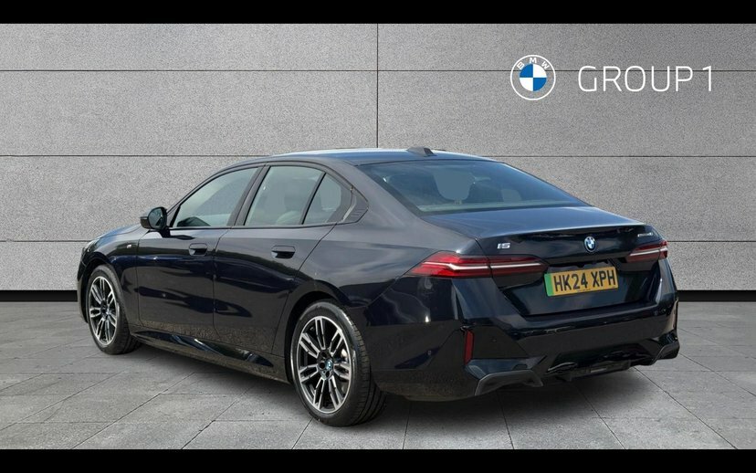 BMW i5 40 83.9Kwh M Sport Saloon Edrive Black #2
