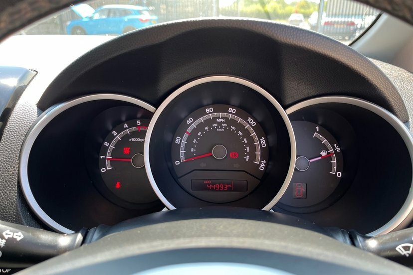 Kia Venga 3  #16