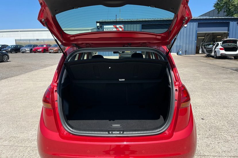Kia Venga 3  #9