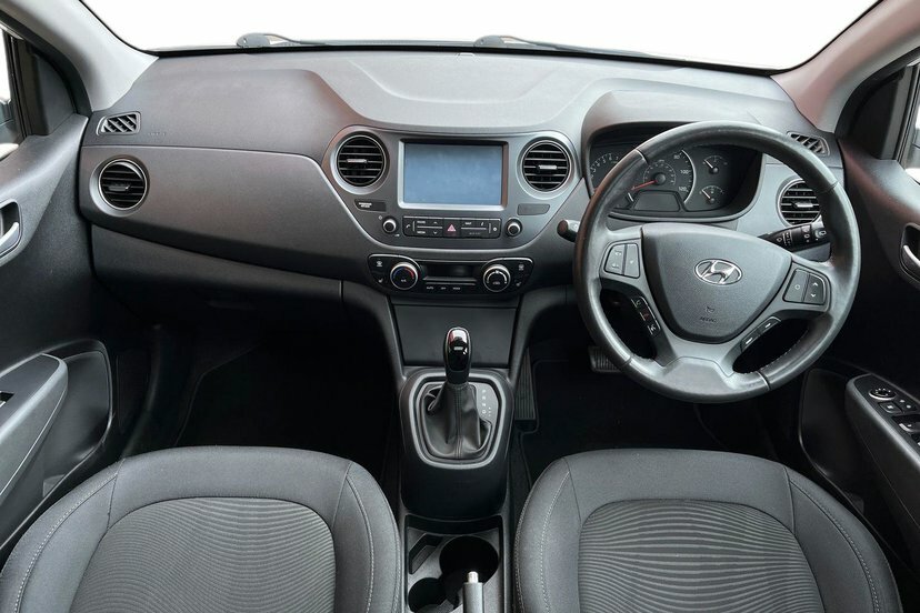 Hyundai I10 1.2 Premium Se Hatchback 87 Ps YW17OVE White #6