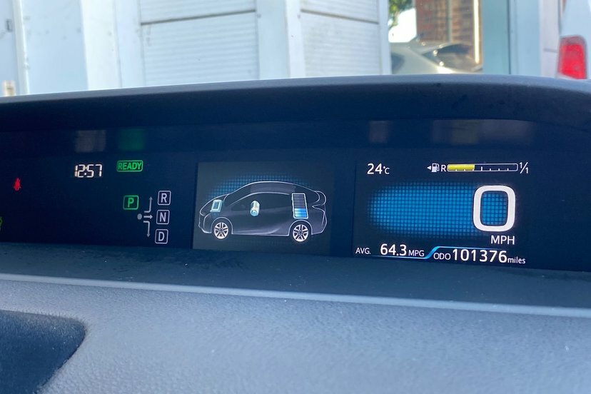 Toyota Prius Active Silver #9