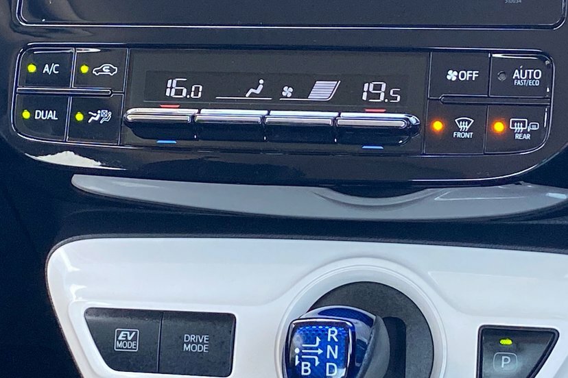 Toyota Prius Active Silver #41