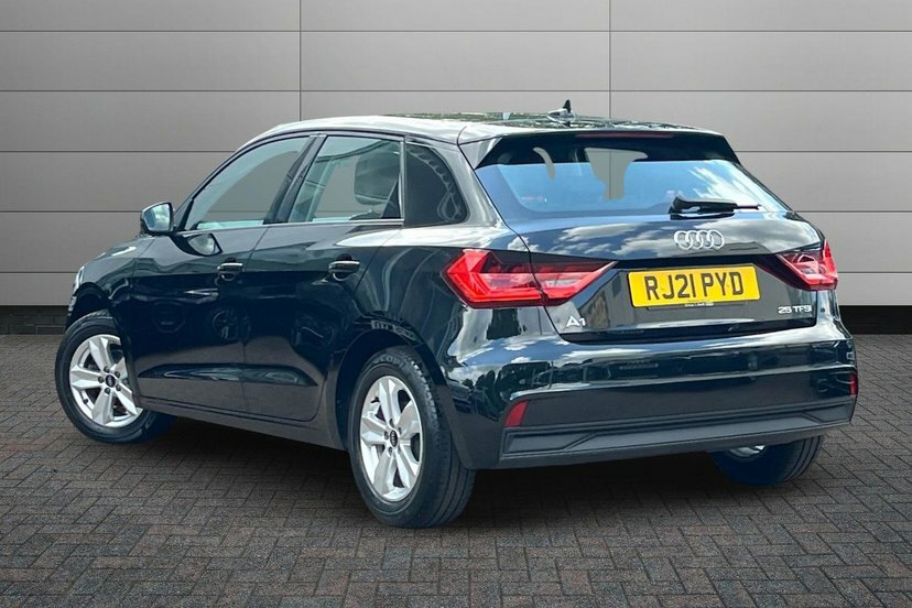 Audi A1 1.0 Tfsi 25 Technik Sportback 9 RJ21PYD Black #3