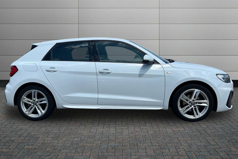 Audi A1 1.0 Tfsi 30 S Line Sportback S Tronic White #4