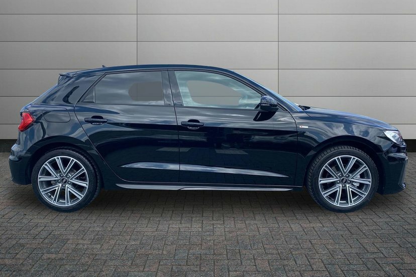 Audi A1 1.5 Tfsi 35 S Line Sportback S Tronic EK26UZB Black #4