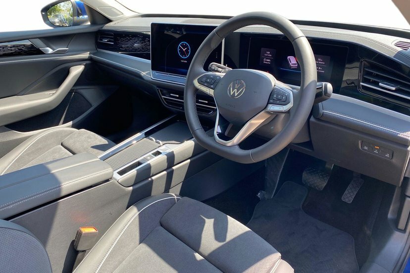 Volkswagen Passat 1.5 Tsi Ehybrid 19.7Kwh Elegance Estate KR26CTV Blue #6