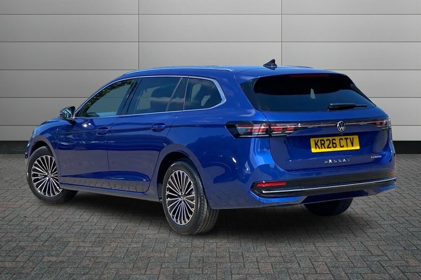 Volkswagen Passat 1.5 Tsi Ehybrid 19.7Kwh Elegance Estate KR26CTV Blue #3