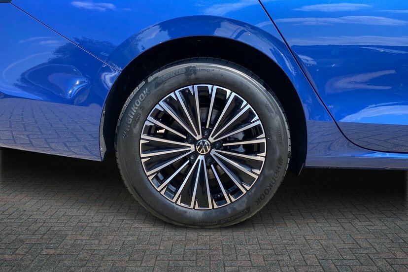 Volkswagen Passat 1.5 Tsi Ehybrid 19.7Kwh Elegance Estate KR26CTV Blue #5