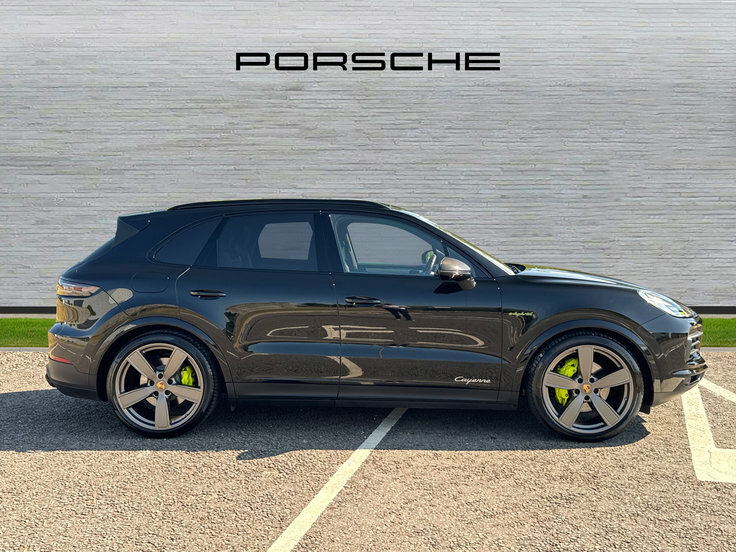Porsche Cayenne 3.0 V6 E-hybrid 17.9Kwh Platinum Edition Suv P HJ23ZNW Black #4
