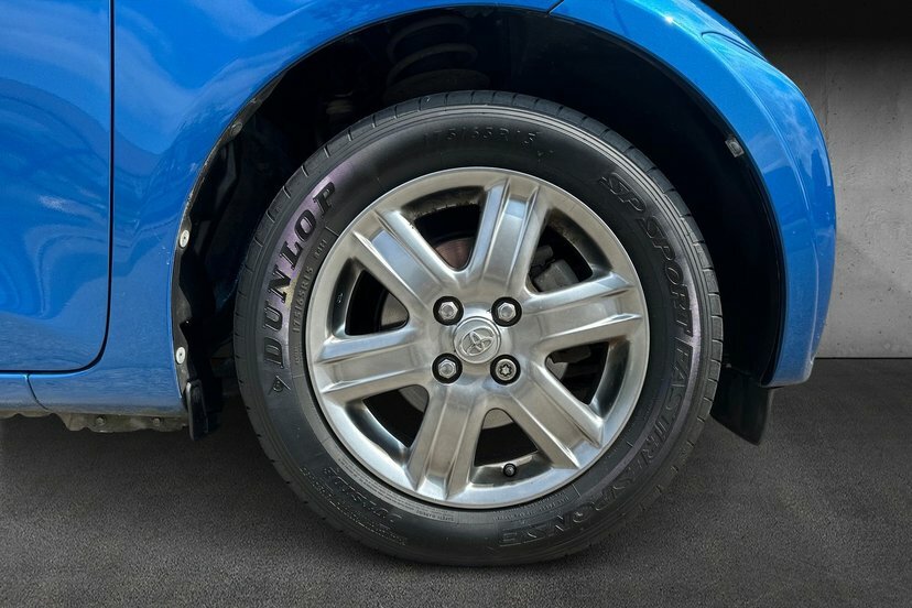 Toyota IQ 1.0 Vvt-i 2 Hatchback Euro 5 68 Blue #5