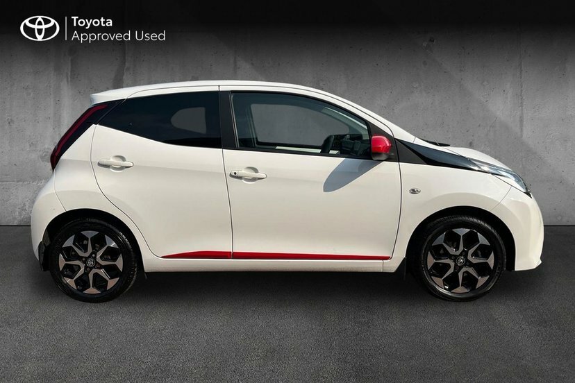 Toyota Aygo 1.0 Vvt-i X-trend Hatchback 71 White #4