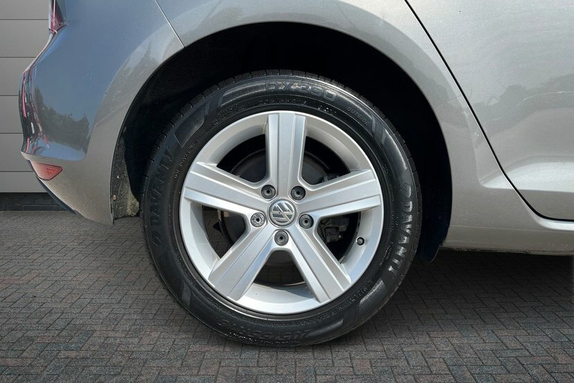 Volkswagen Golf 1.4 Tsi Bluemotion Tech Match Hatchback PJ64WPF Grey #4