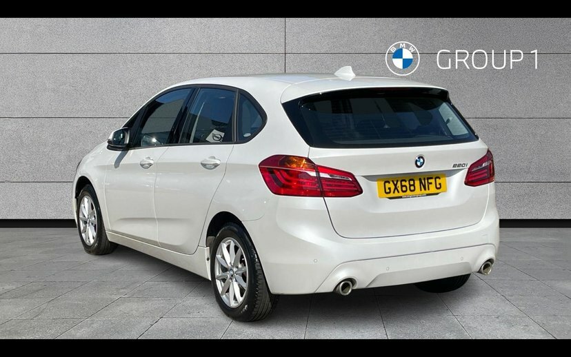 BMW 2 Series Active Tourer 220I Se Active Tourer White #2