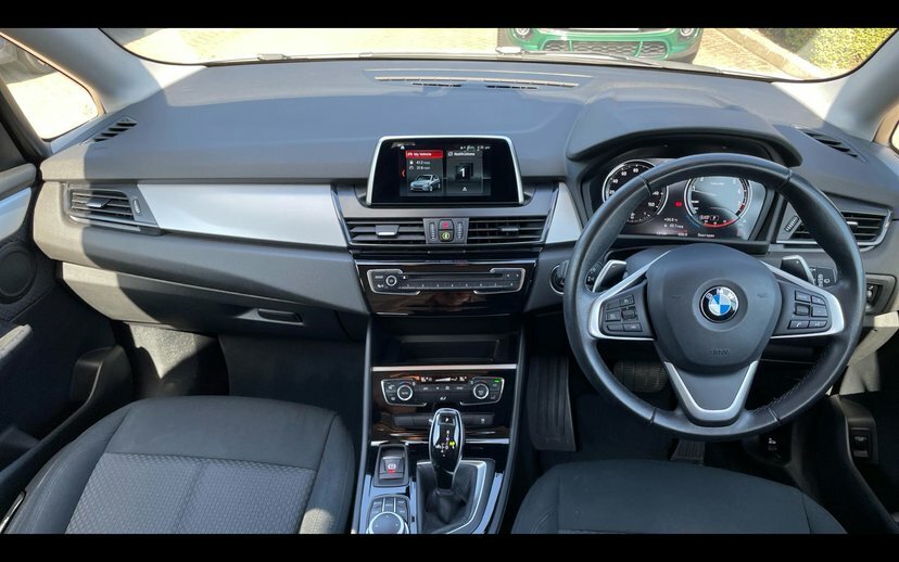 BMW 2 Series Active Tourer 220I Se Active Tourer White #4